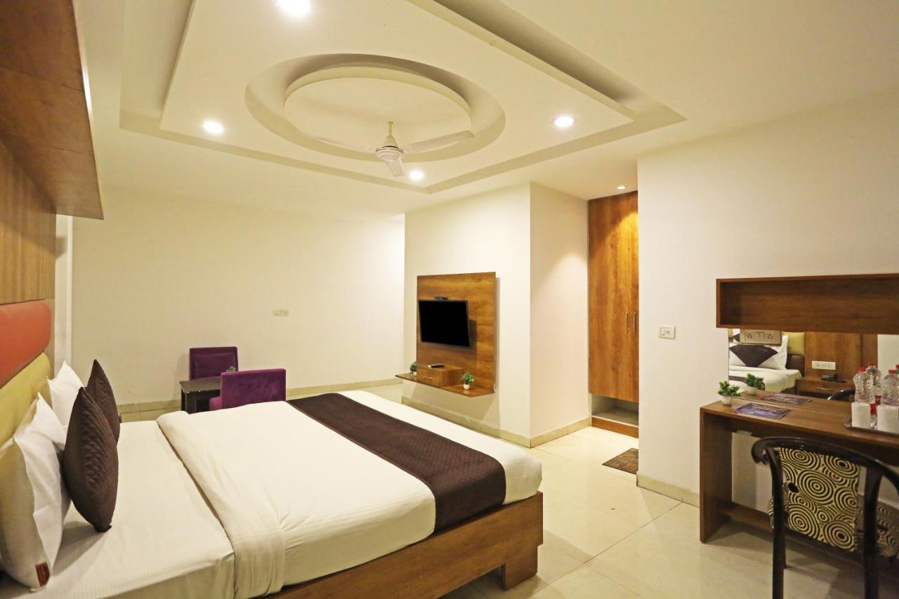 Hotel Sm Suits Near Delhi Airport-Unit By Grand Urban Luxury Нью-Дели Экстерьер фото