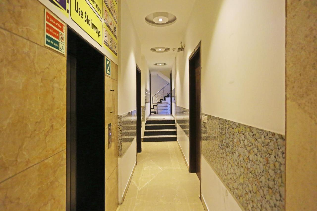 Hotel Sm Suits Near Delhi Airport-Unit By Grand Urban Luxury Нью-Дели Экстерьер фото