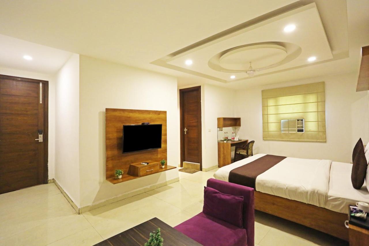 Hotel Sm Suits Near Delhi Airport-Unit By Grand Urban Luxury Нью-Дели Экстерьер фото